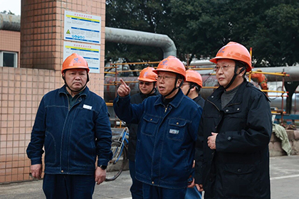 bifa·必发(中国)唯一官方网站股份公司总经理傅利才一行深入大修现场检查指导工作